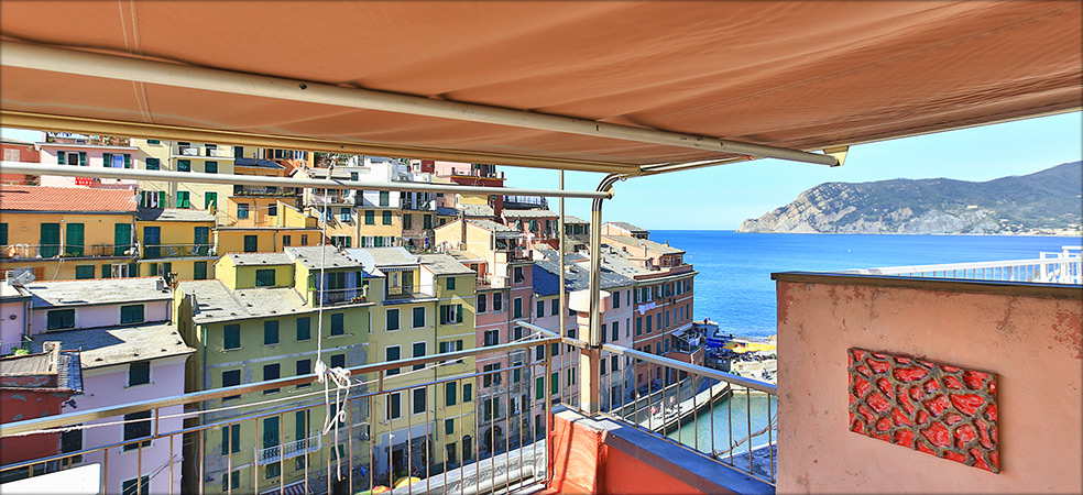 Room Martina  - Vernazza (SP) - Cinque Terre - Liguria - Italy