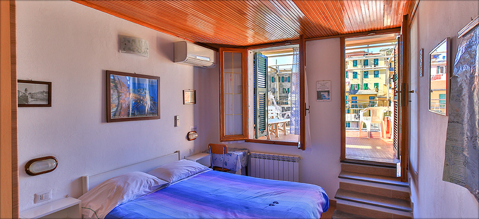 Room Martina  - Vernazza (SP) - Cinque Terre - Liguria - Italy