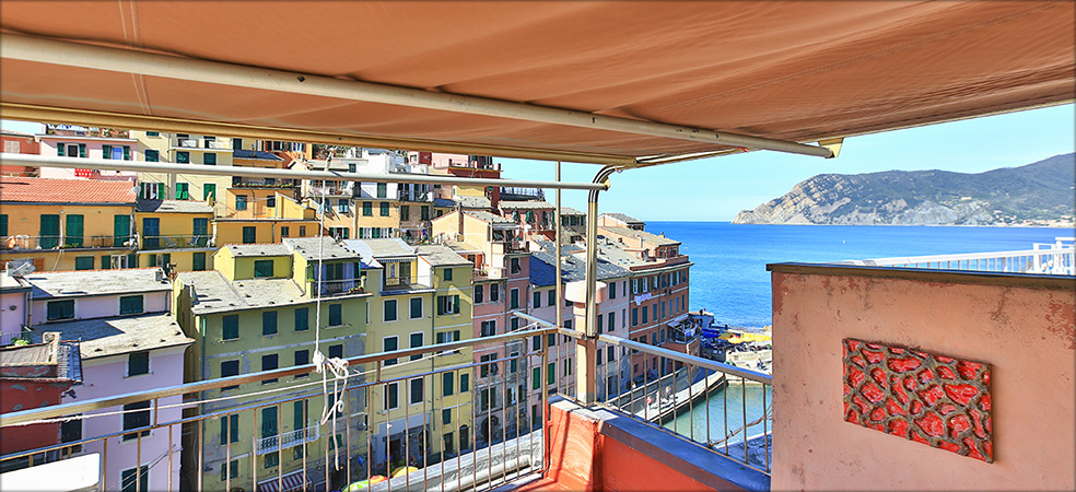 Room Martina  - Vernazza (SP) - Cinque Terre - Liguria - Italy