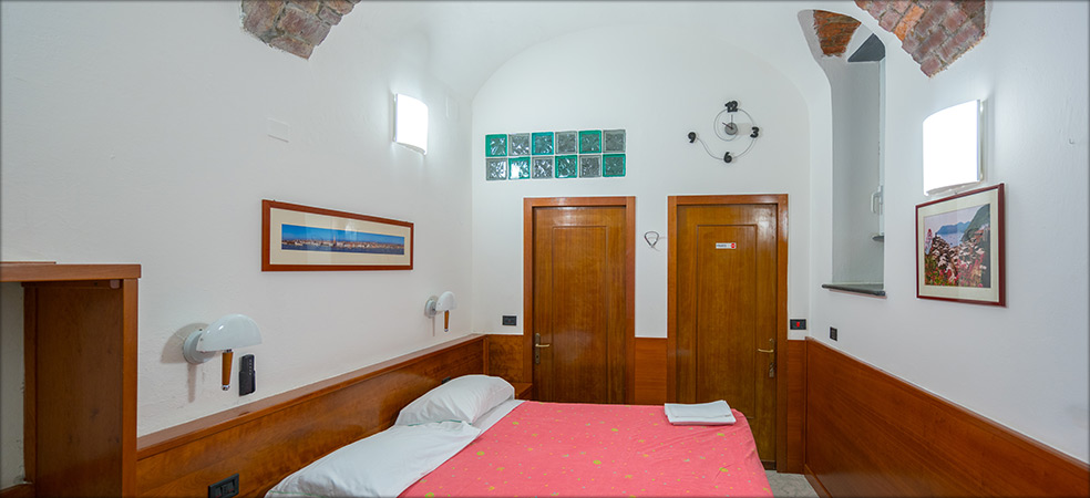 Room Martina  - Vernazza (SP) - Cinque Terre - Liguria - Italy