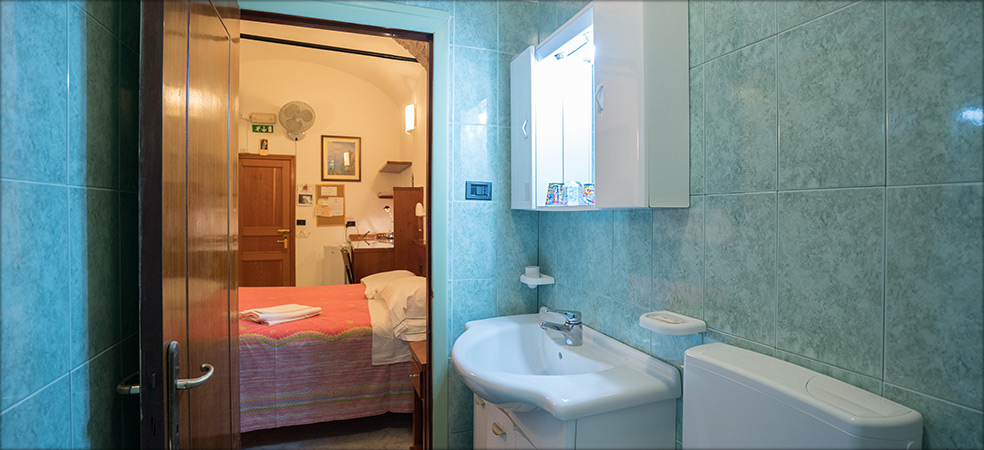 Room Martina  - Vernazza (SP) - Cinque Terre - Liguria - Italy