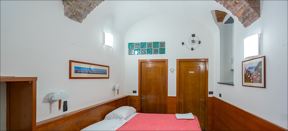 Room Martina  - Vernazza (SP) - Cinque Terre - Liguria - Italy